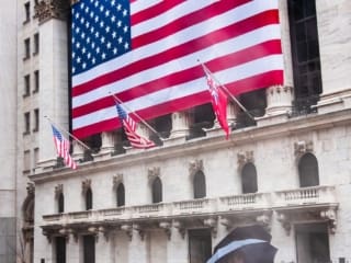 New York Stock Exchange with US flag, New York City NY033