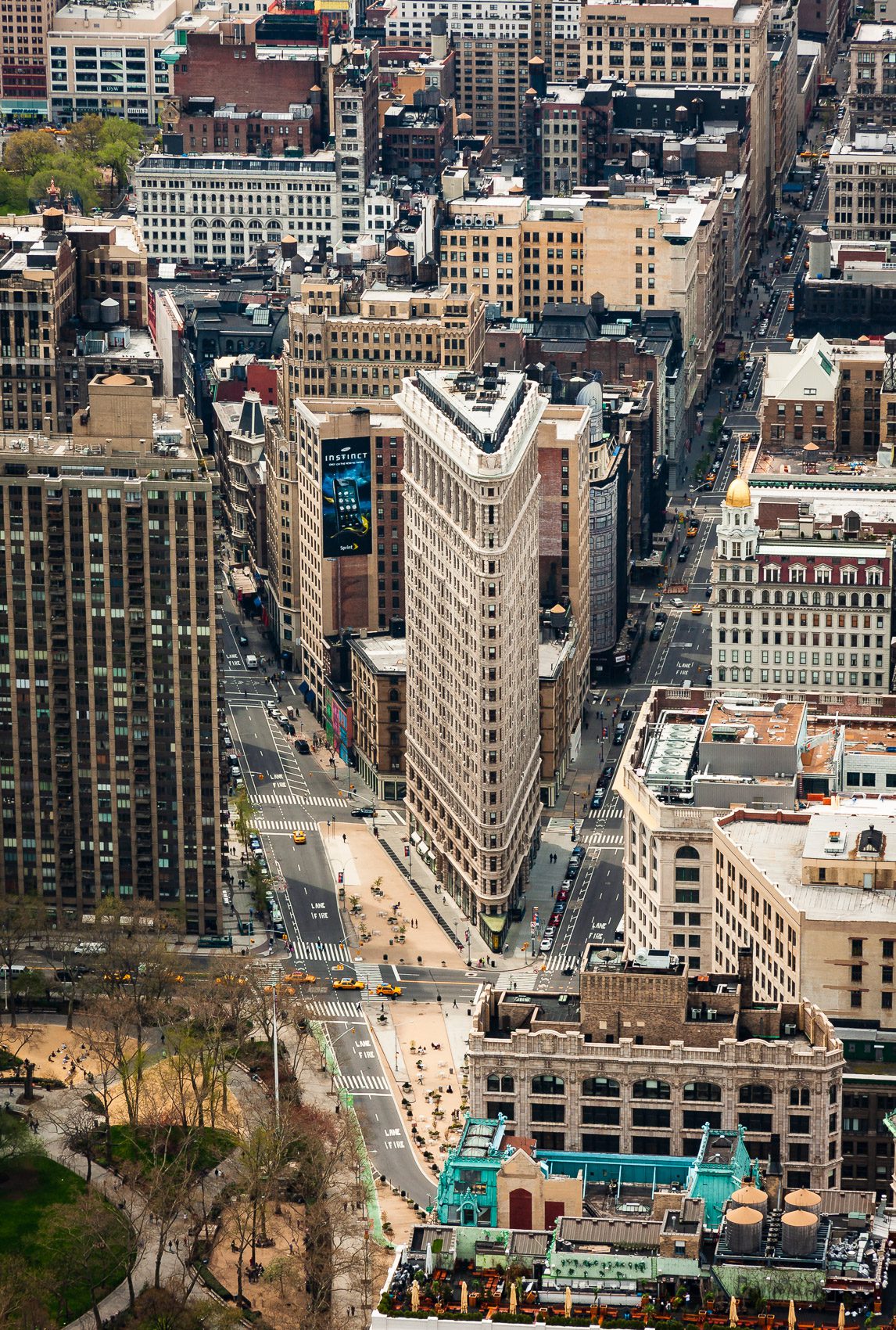 Broadway, Fifth Avenue and the Flatiron Building from the Empire State Building, New York City NY009