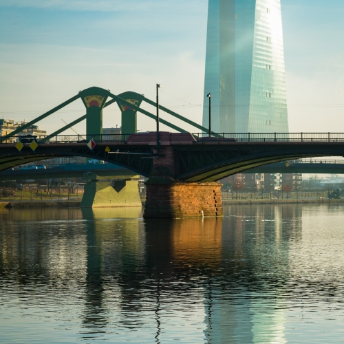 Bridges across the Main with the newly-built headquarters of the European Central Bank (ECB) in Frankfurt am Main, Hesse, Germany. FF009