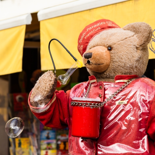 Bubble-blowing teddy bear outside the Teddy-Paradies shop in Frankfurt am Main, Hesse, Germany. FF012