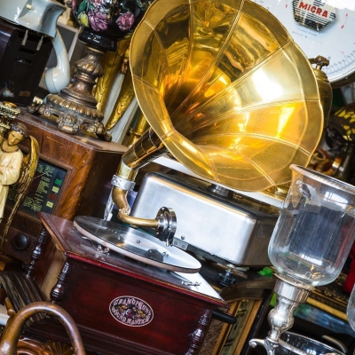 Old gramophone in an antique store at The Encants Vells, also known as the Mercat de Bellcaire, Barcelona, Spain.