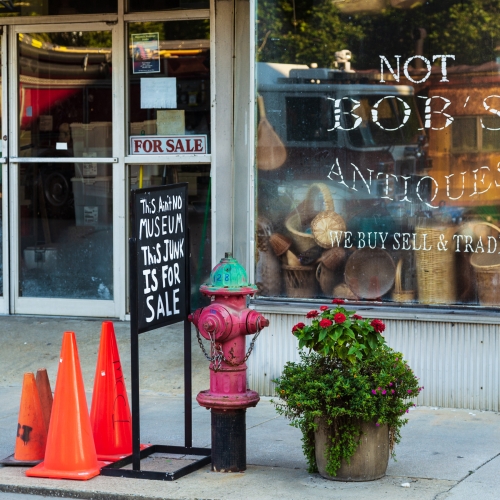 Antique shop on the Main Street of Spruce Pine, North Carolina, USA. NC008