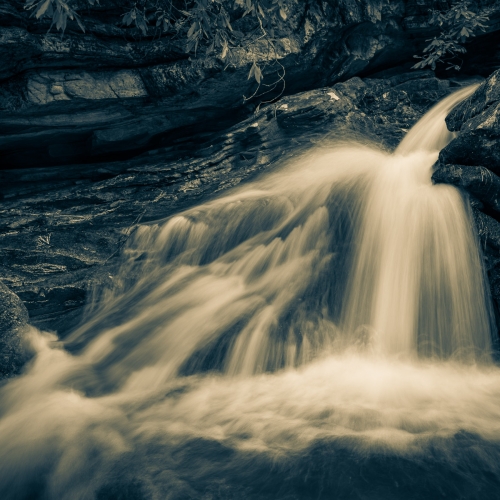 Duggers Creek Falls, Linville, North Carolina, USA. CM010