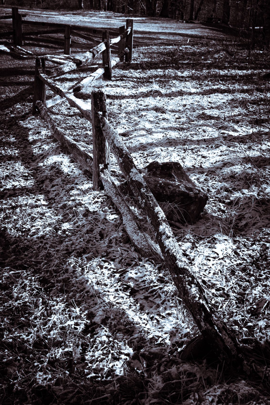 Traditional wooden fencing, Mitchell County, North Carolina, USA. CM018