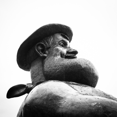 Desperate Dan statue in Dundee High Street, Scotland. DD016