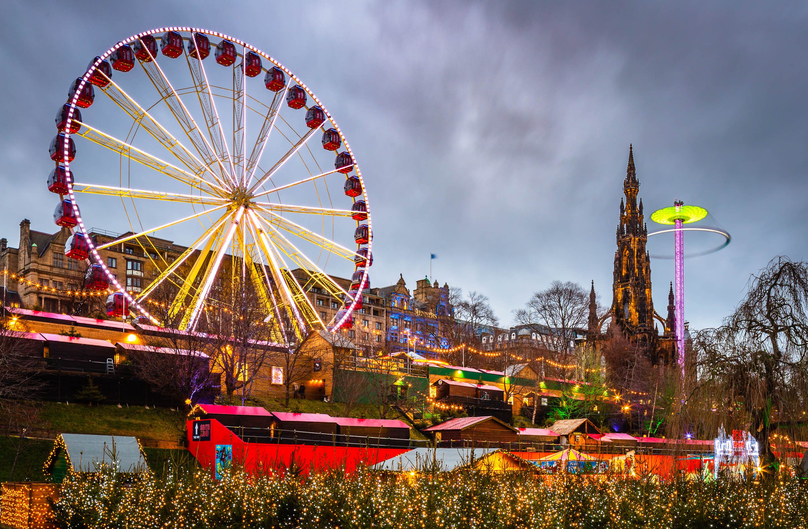 Giant Ferris Wheel in Princes Street Gardens Edinburgh, Scotland. EH007