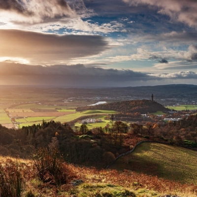 The Forth Valley and the Wallace Monument from the Ochil Hills. SH059 The Forth Valley and the Wallace Monument from the Ochil Hills.
