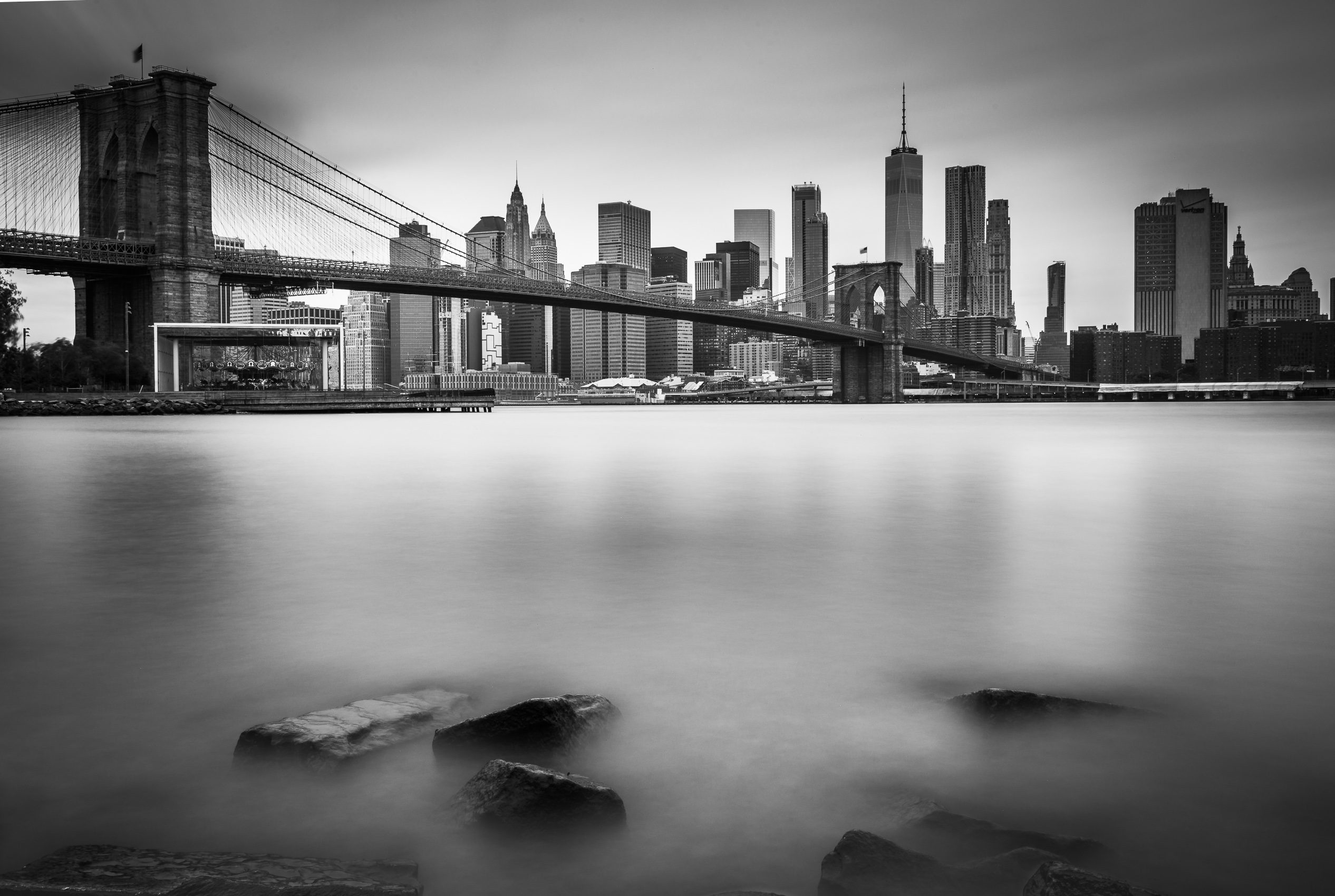 Brooklyn Bridge from Main Street Park, Brooklyn, New York City, NY, USA.