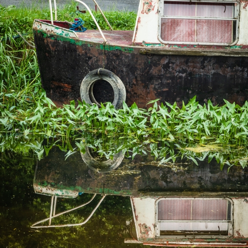 Barge on a lateral canal of the Barrow Navigation at St Mullin's (Tigh Moling), County Carlow, Ireland. BR005