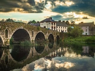 The 18th century stone bridge over the River Barrow at Graiguenamanagh, County Kilkenny, Ireland. BR014