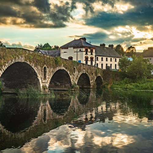 The 18th century stone bridge over the River Barrow at Graiguenamanagh, County Kilkenny, Ireland. BR014